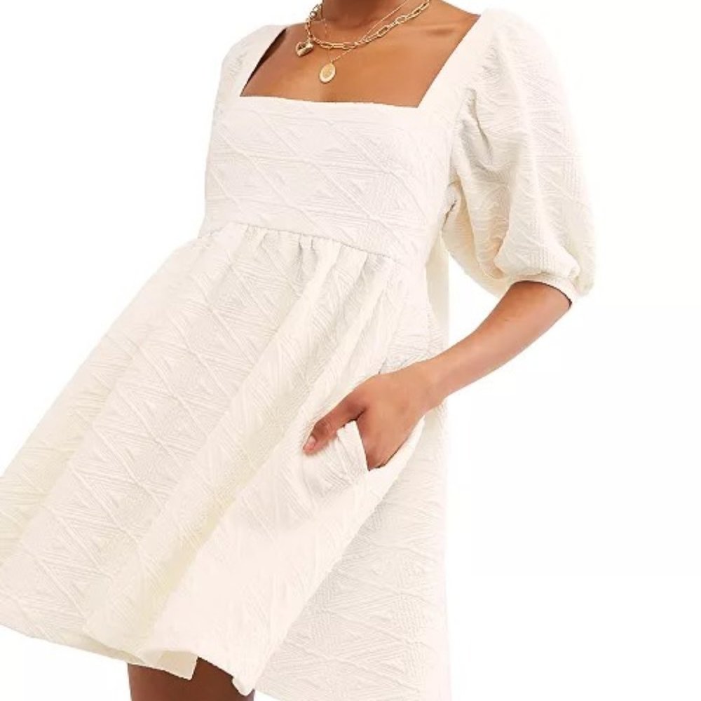 Free People's Violet dress OFF WHITE CREAM COLOR